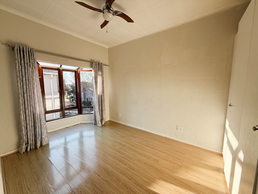 2 Bedroom Property for Sale in Broadacres Gauteng