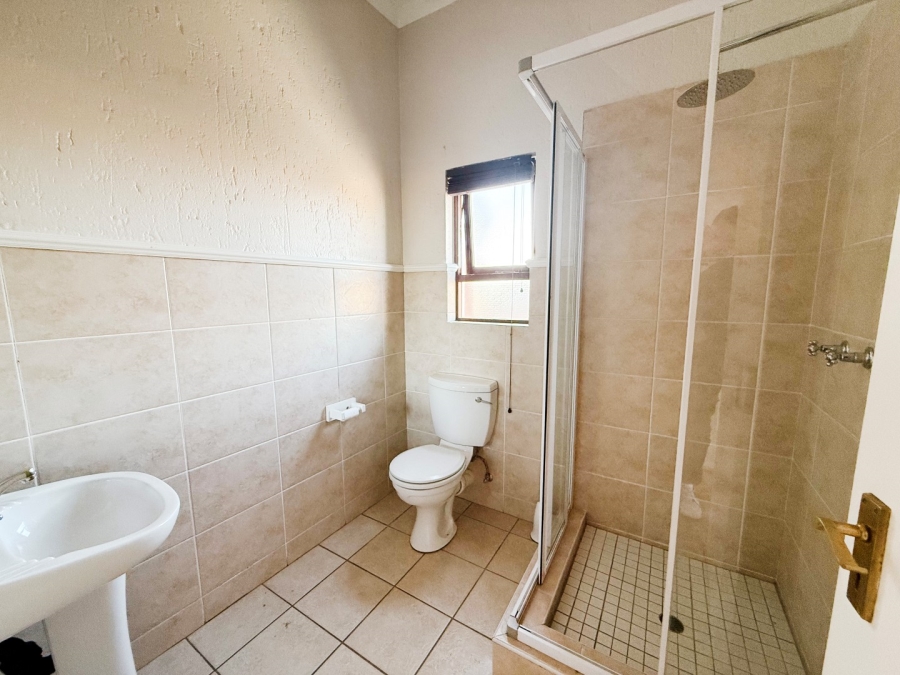 2 Bedroom Property for Sale in Broadacres Gauteng