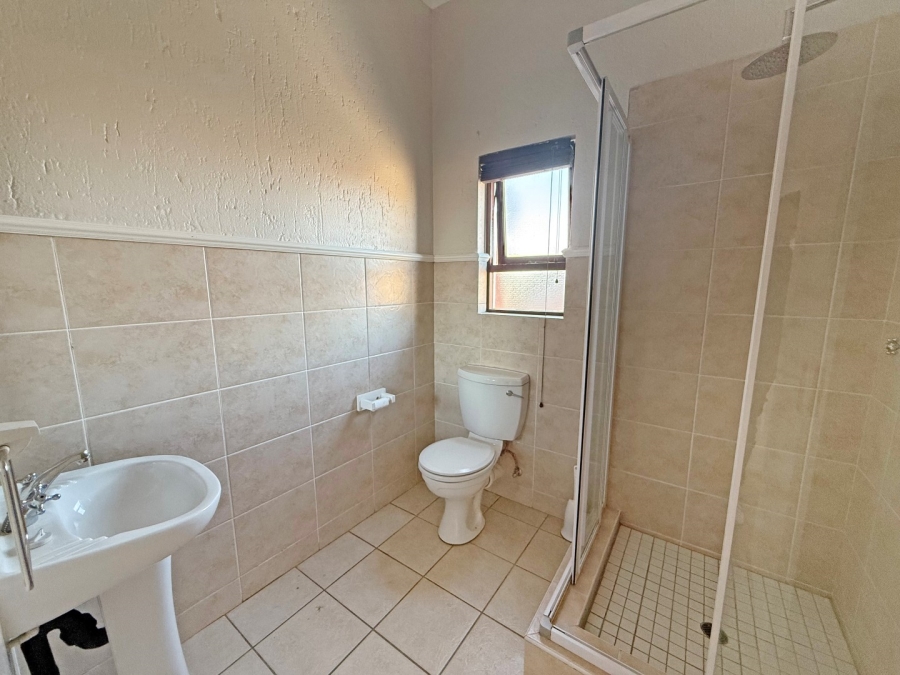 2 Bedroom Property for Sale in Broadacres Gauteng