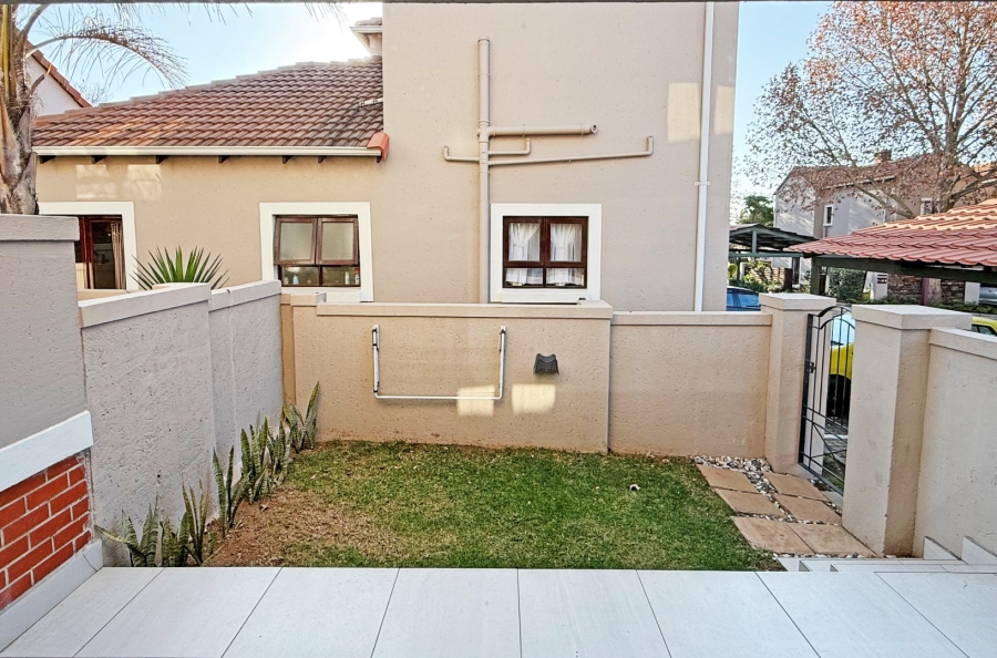 2 Bedroom Property for Sale in Broadacres Gauteng