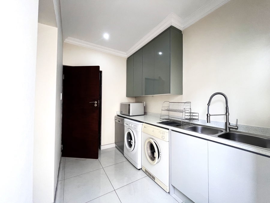 5 Bedroom Property for Sale in Blue Valley Golf Estate Gauteng