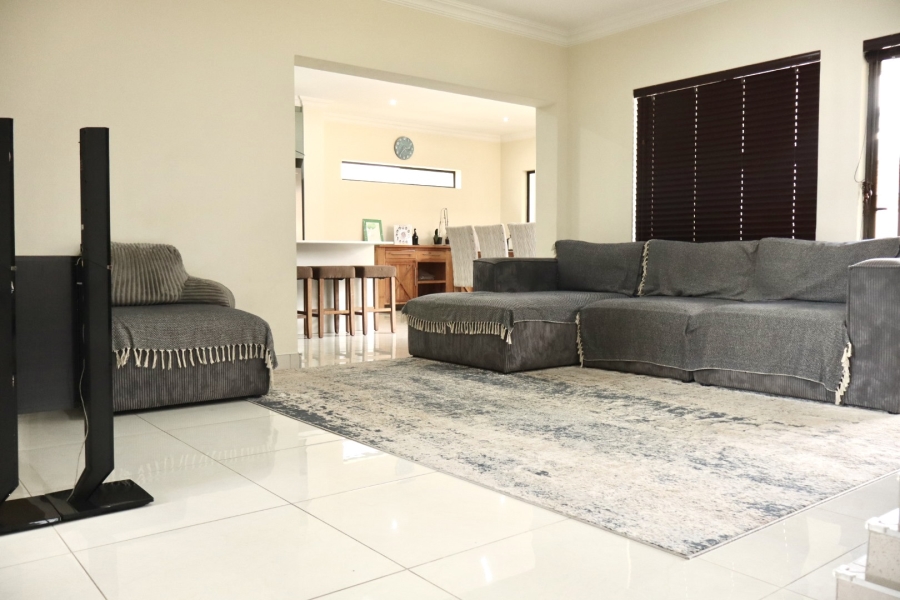5 Bedroom Property for Sale in Blue Valley Golf Estate Gauteng