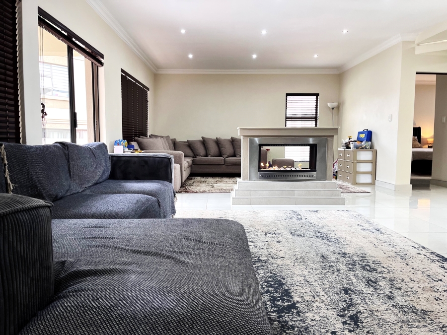 5 Bedroom Property for Sale in Blue Valley Golf Estate Gauteng