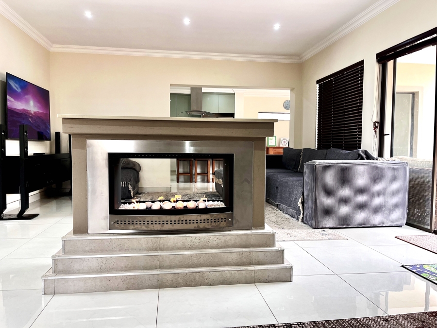 5 Bedroom Property for Sale in Blue Valley Golf Estate Gauteng