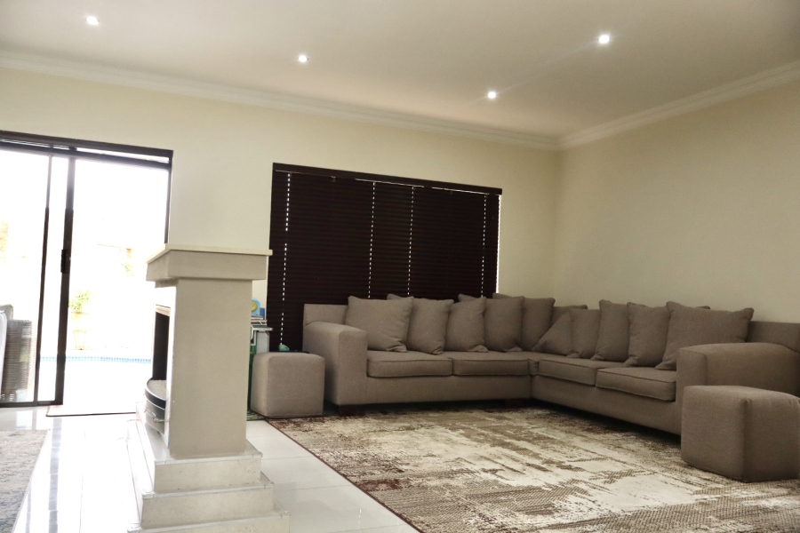 5 Bedroom Property for Sale in Blue Valley Golf Estate Gauteng