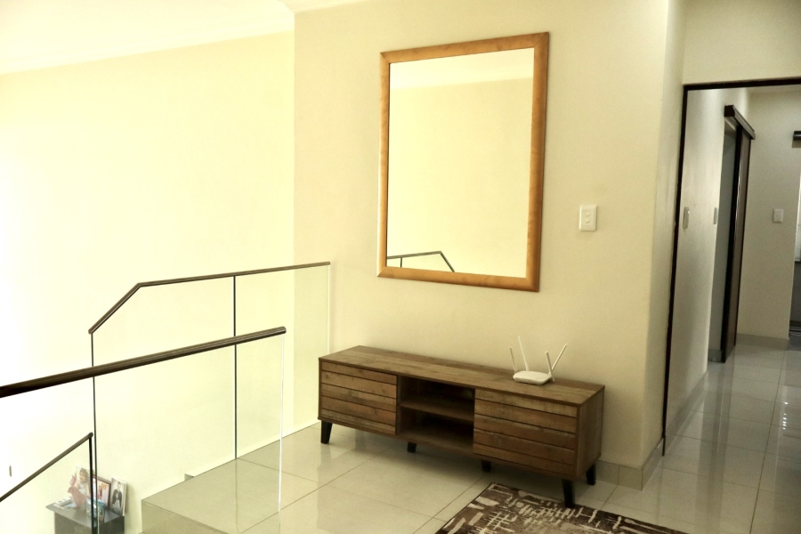 5 Bedroom Property for Sale in Blue Valley Golf Estate Gauteng