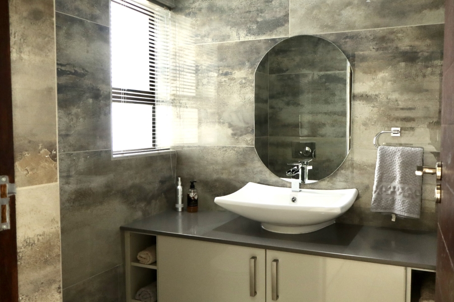 5 Bedroom Property for Sale in Blue Valley Golf Estate Gauteng