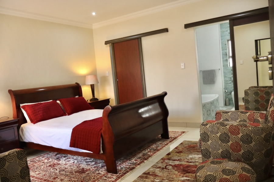 5 Bedroom Property for Sale in Blue Valley Golf Estate Gauteng