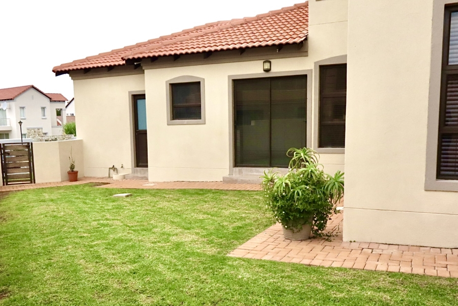 5 Bedroom Property for Sale in Blue Valley Golf Estate Gauteng