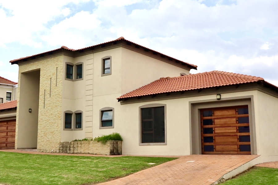 5 Bedroom Property for Sale in Blue Valley Golf Estate Gauteng
