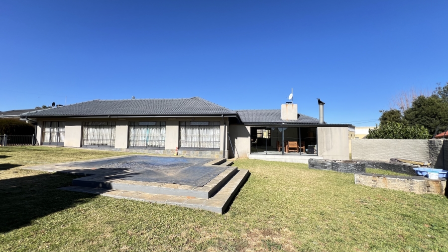 4 Bedroom Property for Sale in Greenhills Gauteng