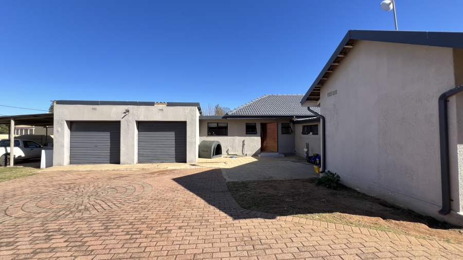 4 Bedroom Property for Sale in Greenhills Gauteng