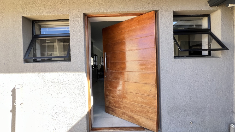 4 Bedroom Property for Sale in Greenhills Gauteng