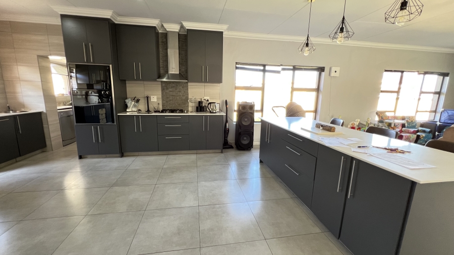 4 Bedroom Property for Sale in Greenhills Gauteng