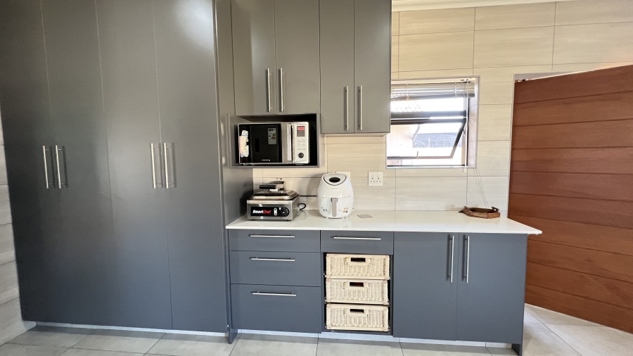 4 Bedroom Property for Sale in Greenhills Gauteng