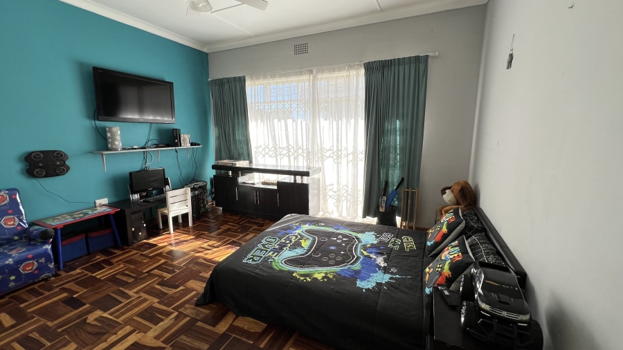 4 Bedroom Property for Sale in Greenhills Gauteng