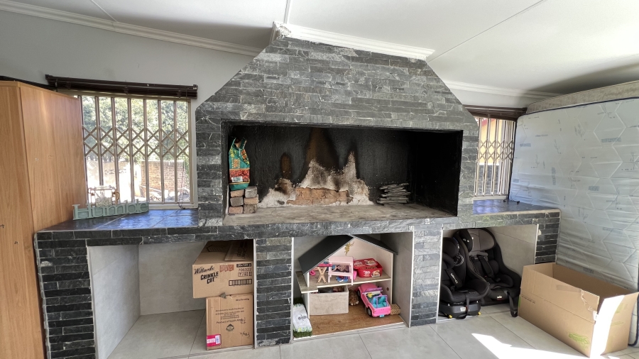 4 Bedroom Property for Sale in Greenhills Gauteng
