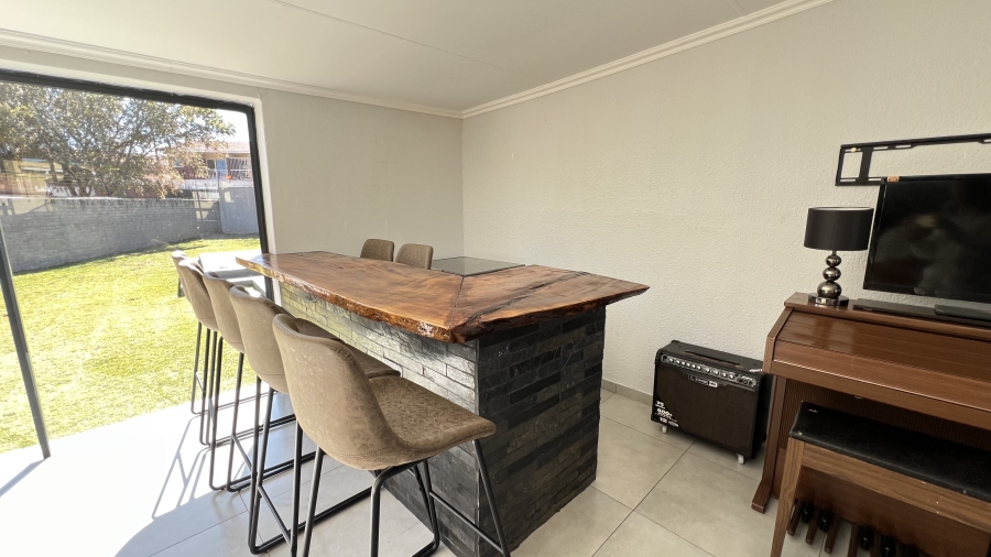 4 Bedroom Property for Sale in Greenhills Gauteng