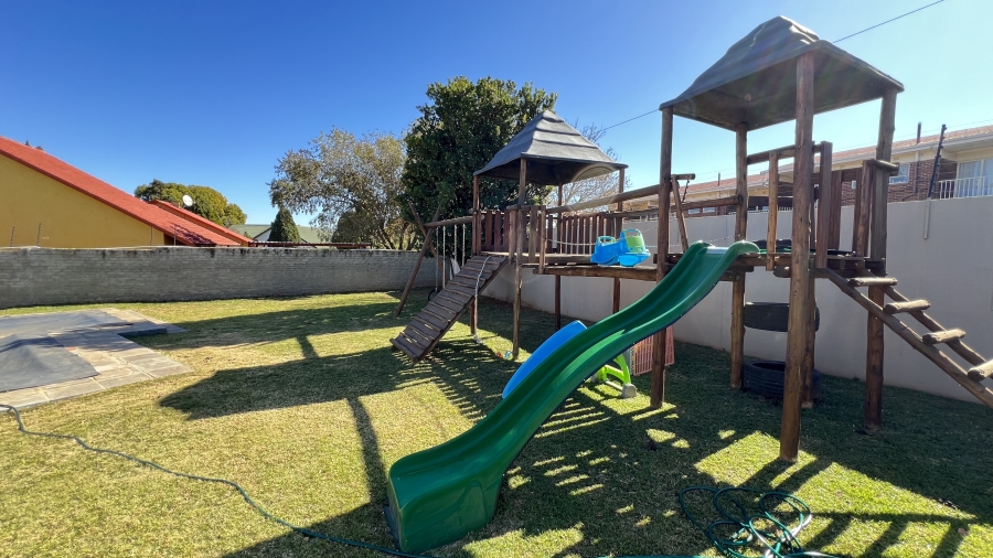 4 Bedroom Property for Sale in Greenhills Gauteng