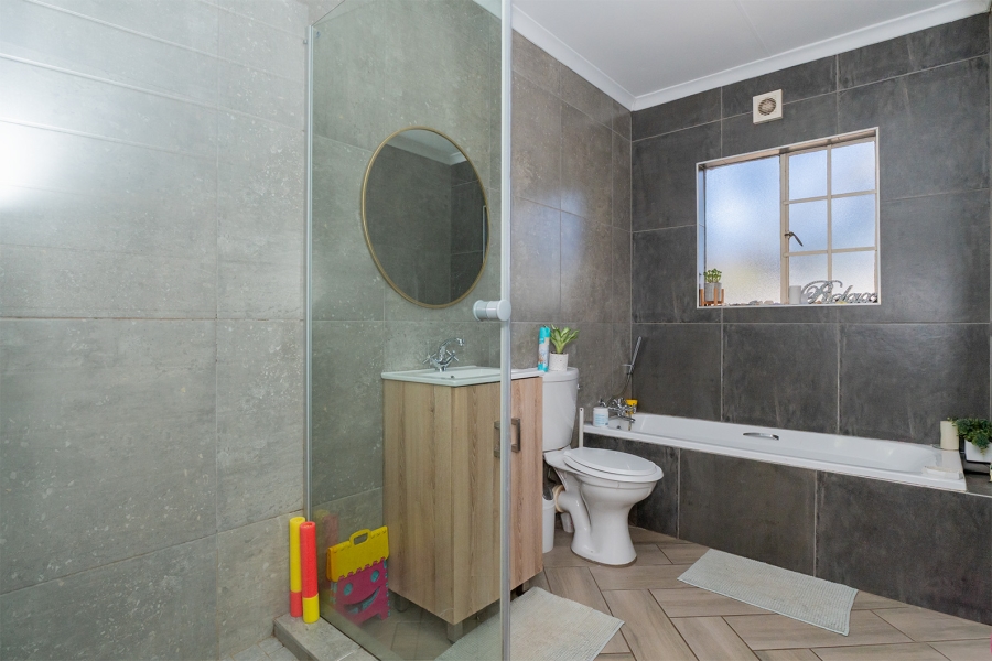 2 Bedroom Property for Sale in Brentwood Gauteng