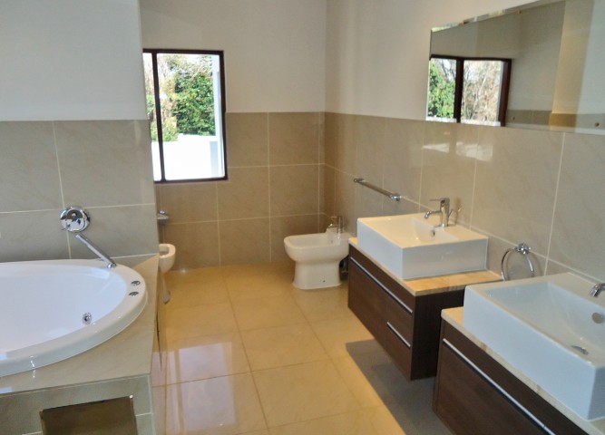 5 Bedroom Property for Sale in Bryanston Gauteng