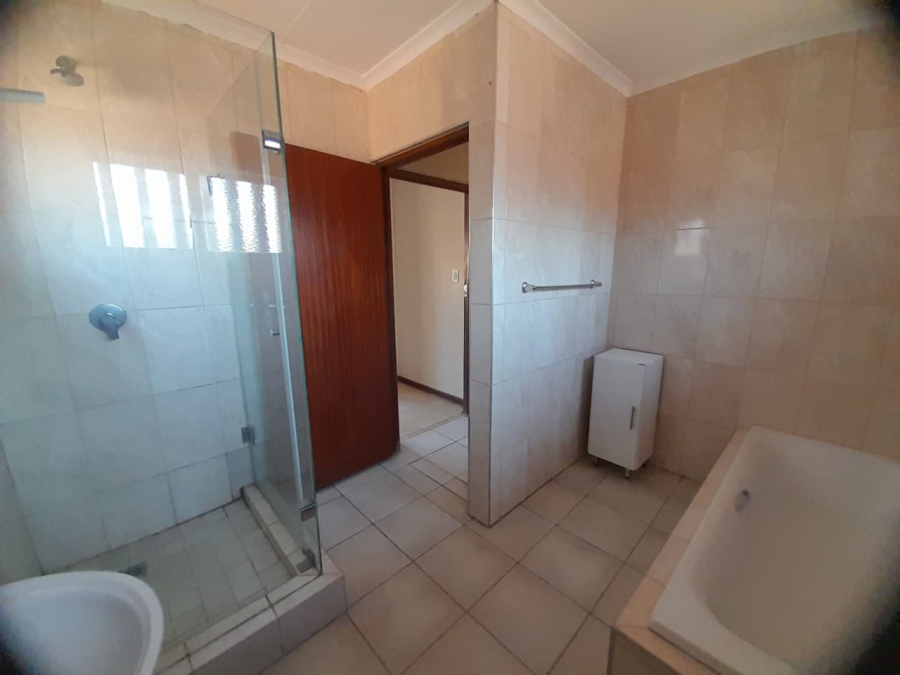 To Let 3 Bedroom Property for Rent in Waterkloof Gauteng