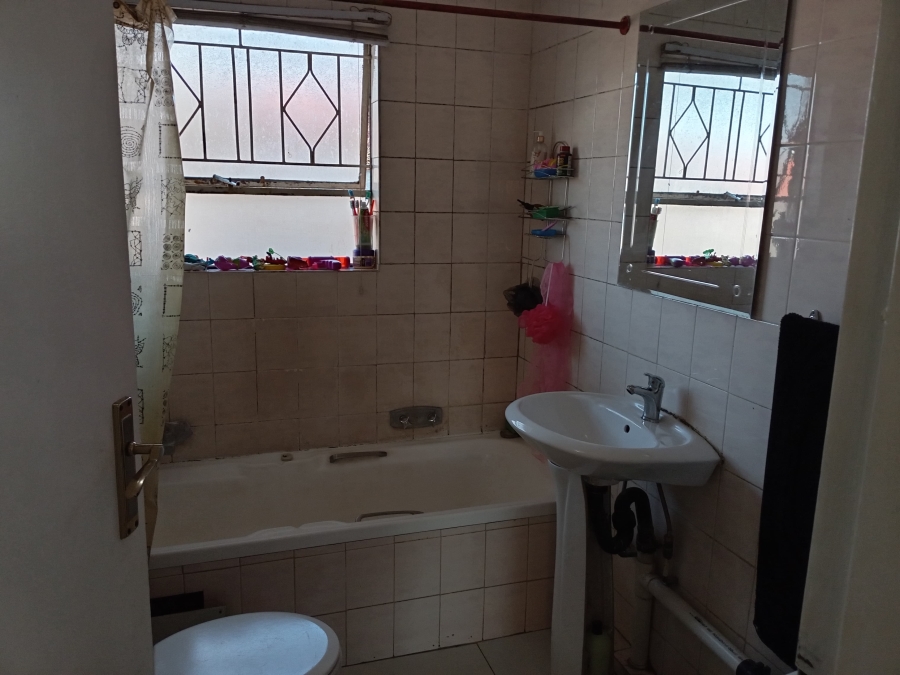 2 Bedroom Property for Sale in Buccleuch Gauteng