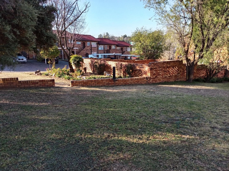 2 Bedroom Property for Sale in Buccleuch Gauteng