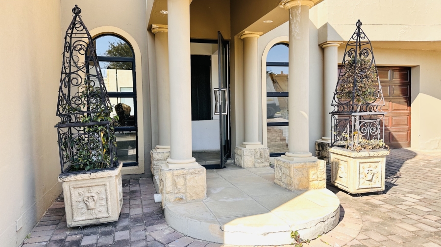 5 Bedroom Property for Sale in Blue Valley Golf Estate Gauteng