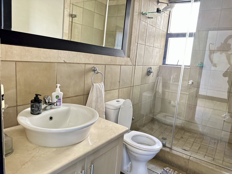 5 Bedroom Property for Sale in Blue Valley Golf Estate Gauteng