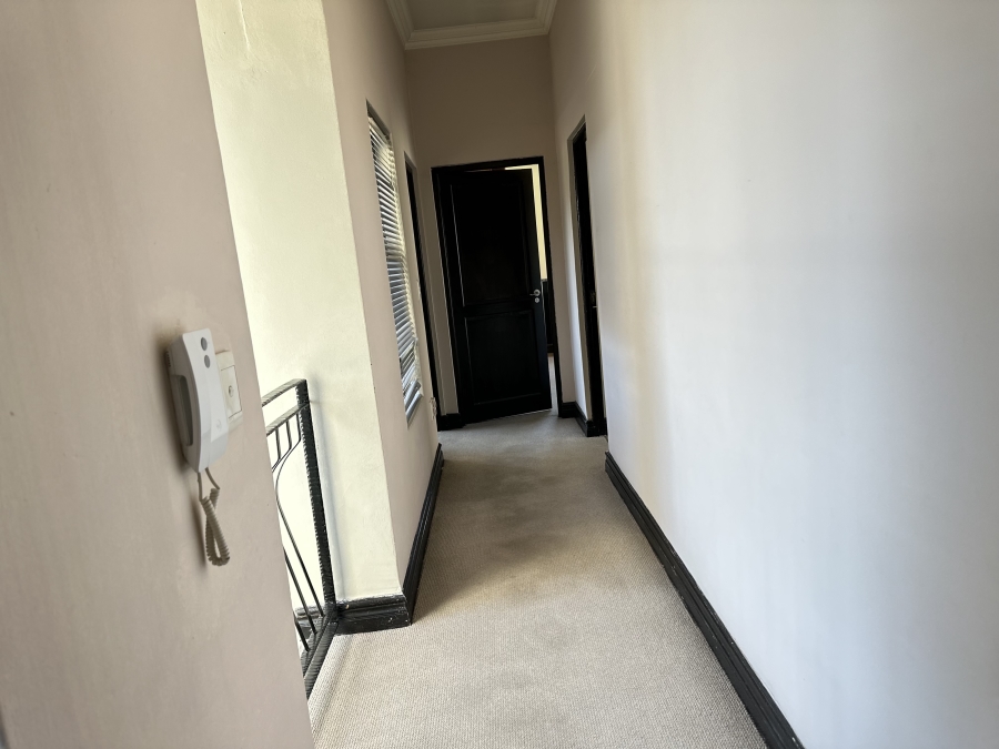 5 Bedroom Property for Sale in Blue Valley Golf Estate Gauteng