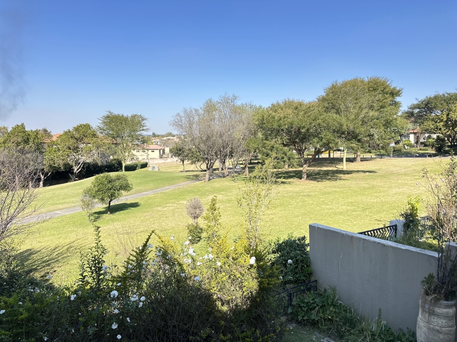 5 Bedroom Property for Sale in Blue Valley Golf Estate Gauteng