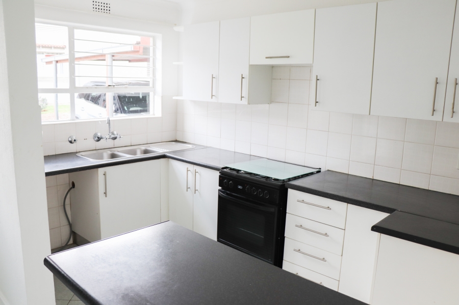 To Let 2 Bedroom Property for Rent in Fairland Gauteng