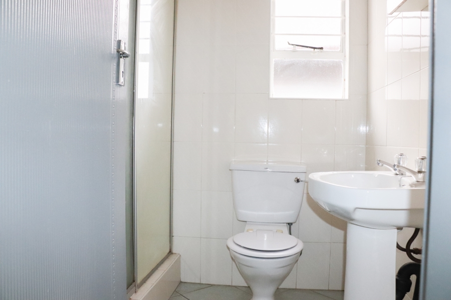 To Let 2 Bedroom Property for Rent in Fairland Gauteng