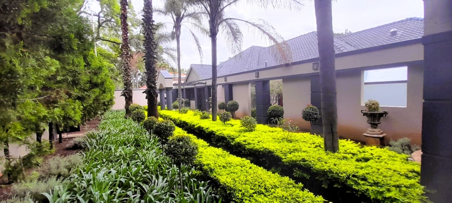 To Let 4 Bedroom Property for Rent in Waterkloof Gauteng