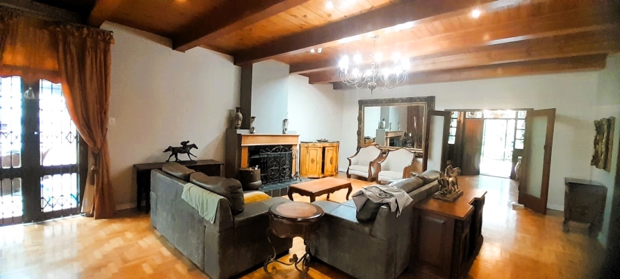 To Let 4 Bedroom Property for Rent in Waterkloof Gauteng