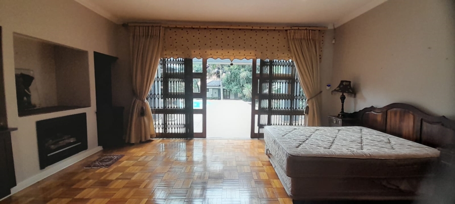 To Let 4 Bedroom Property for Rent in Waterkloof Gauteng