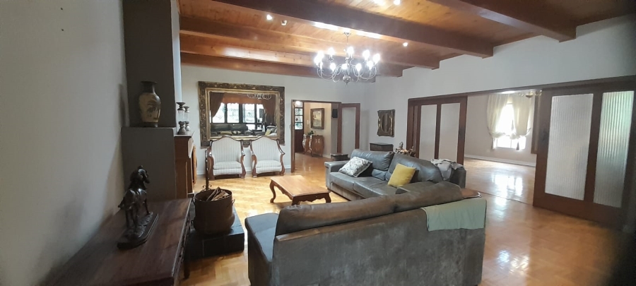 To Let 4 Bedroom Property for Rent in Waterkloof Gauteng