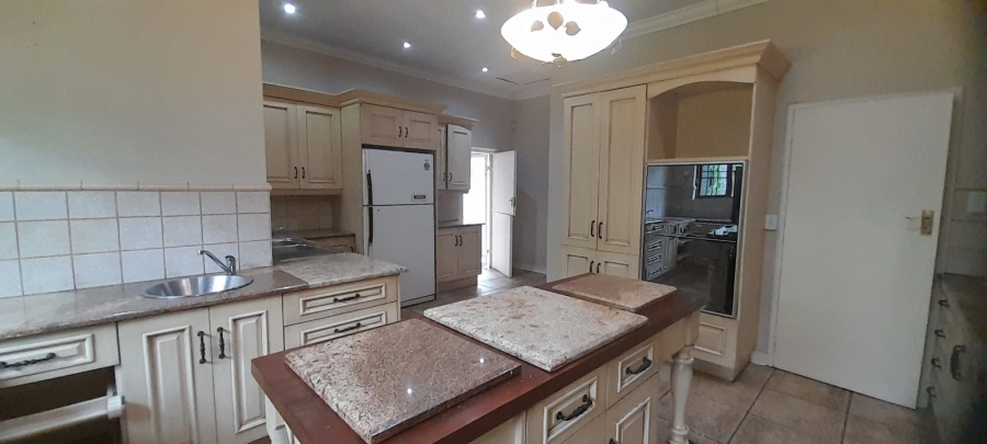 To Let 4 Bedroom Property for Rent in Waterkloof Gauteng
