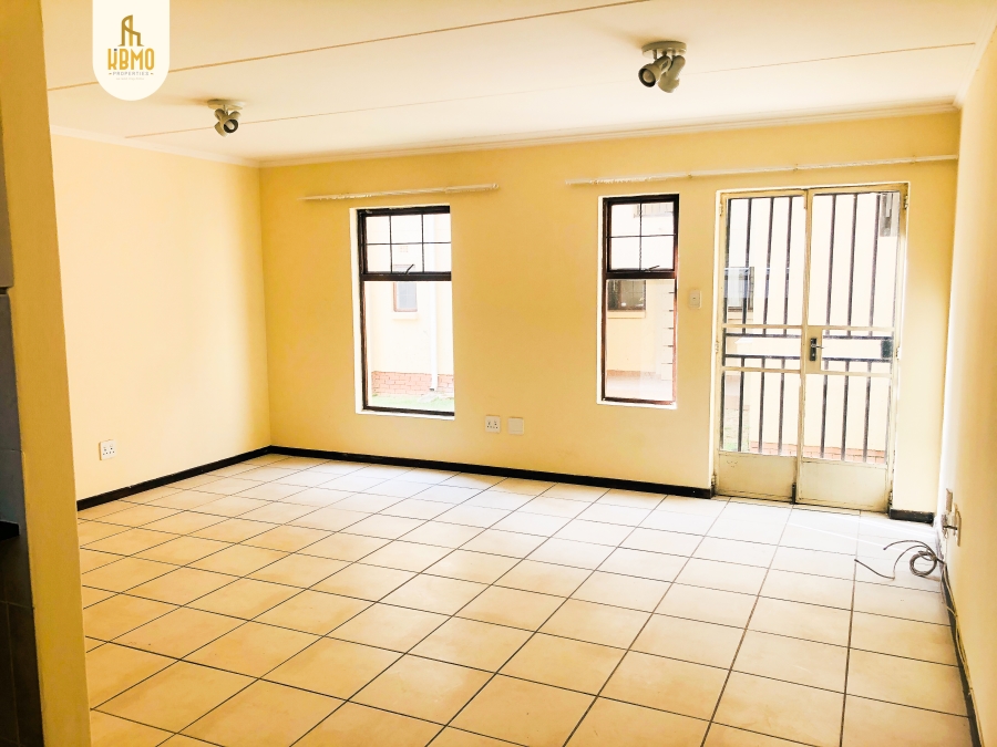 2 Bedroom Property for Sale in Kosmosdal Gauteng
