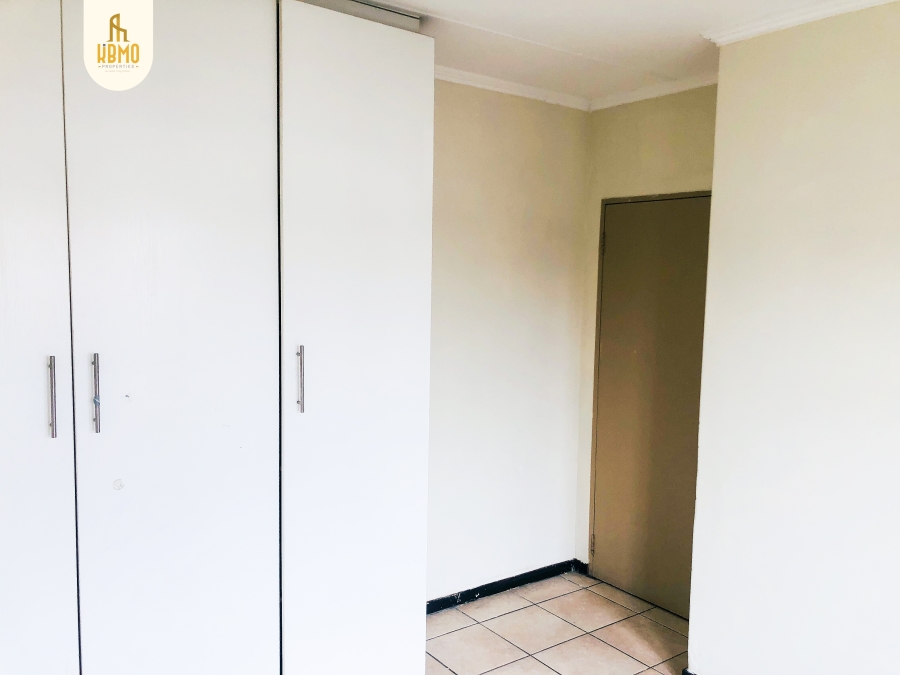 2 Bedroom Property for Sale in Kosmosdal Gauteng