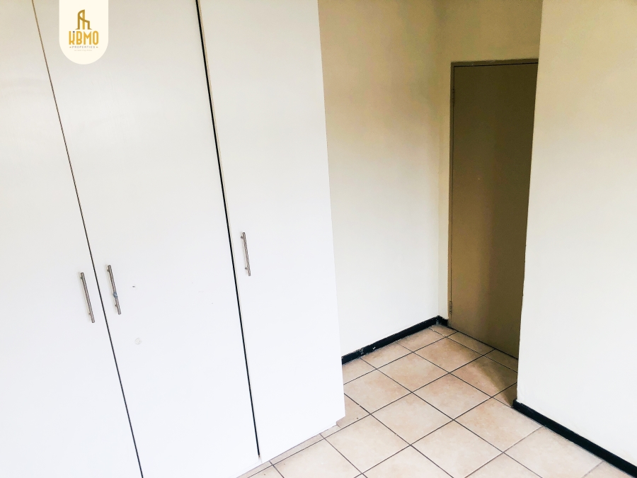 2 Bedroom Property for Sale in Kosmosdal Gauteng