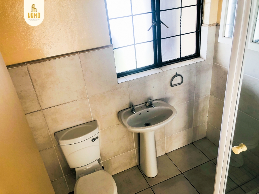 2 Bedroom Property for Sale in Kosmosdal Gauteng