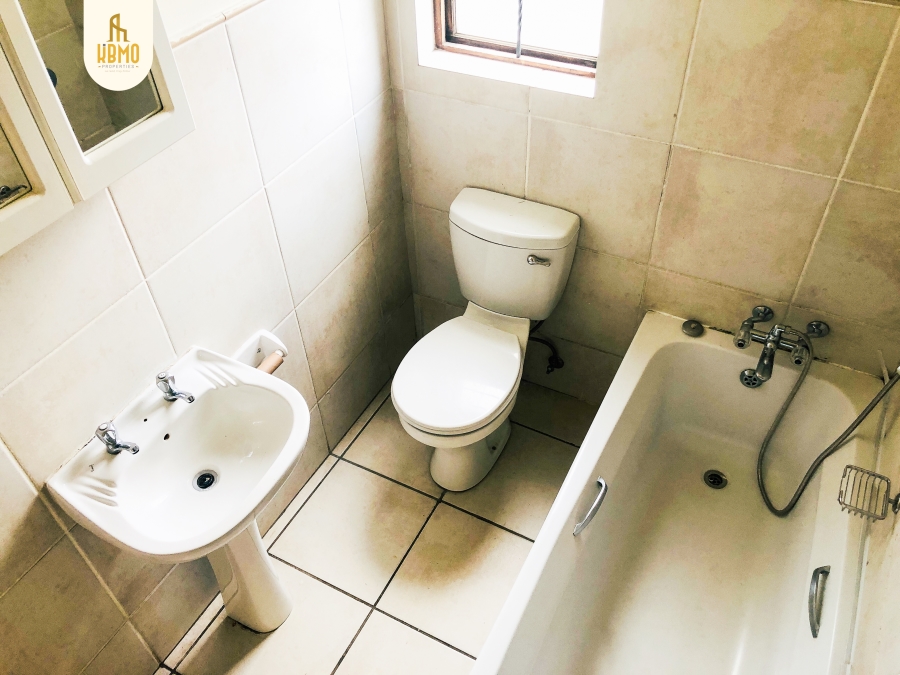 2 Bedroom Property for Sale in Kosmosdal Gauteng