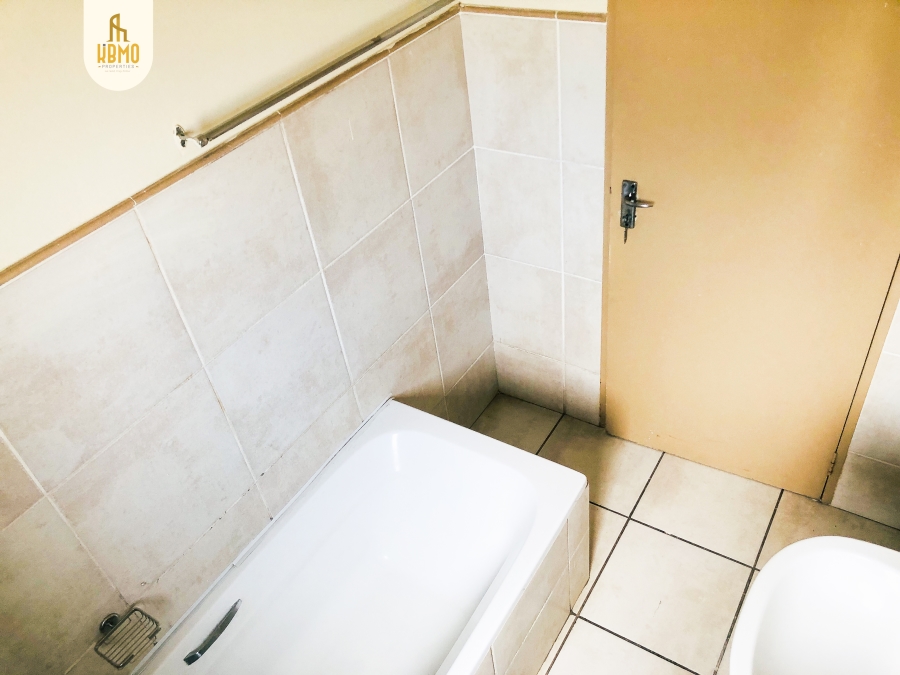 2 Bedroom Property for Sale in Kosmosdal Gauteng