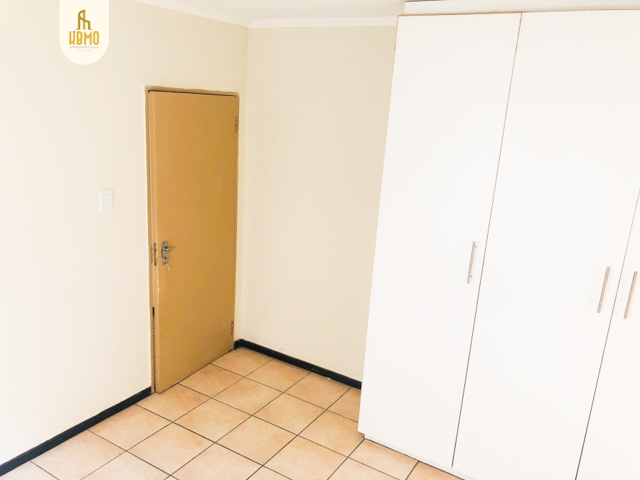 2 Bedroom Property for Sale in Kosmosdal Gauteng