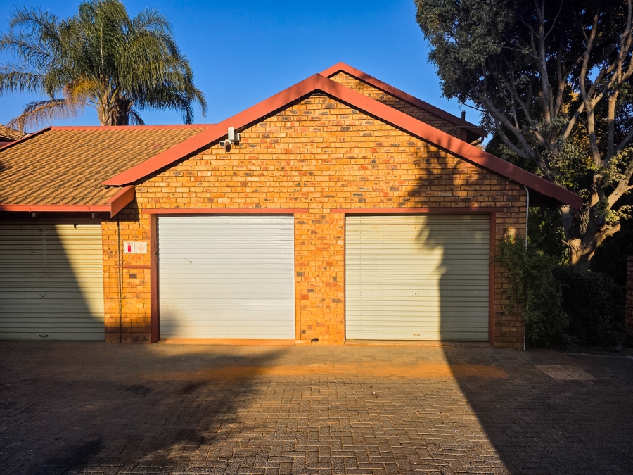 2 Bedroom Property for Sale in Moreleta Park Gauteng