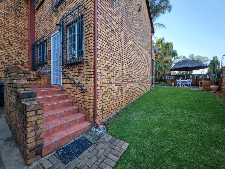 2 Bedroom Property for Sale in Moreleta Park Gauteng