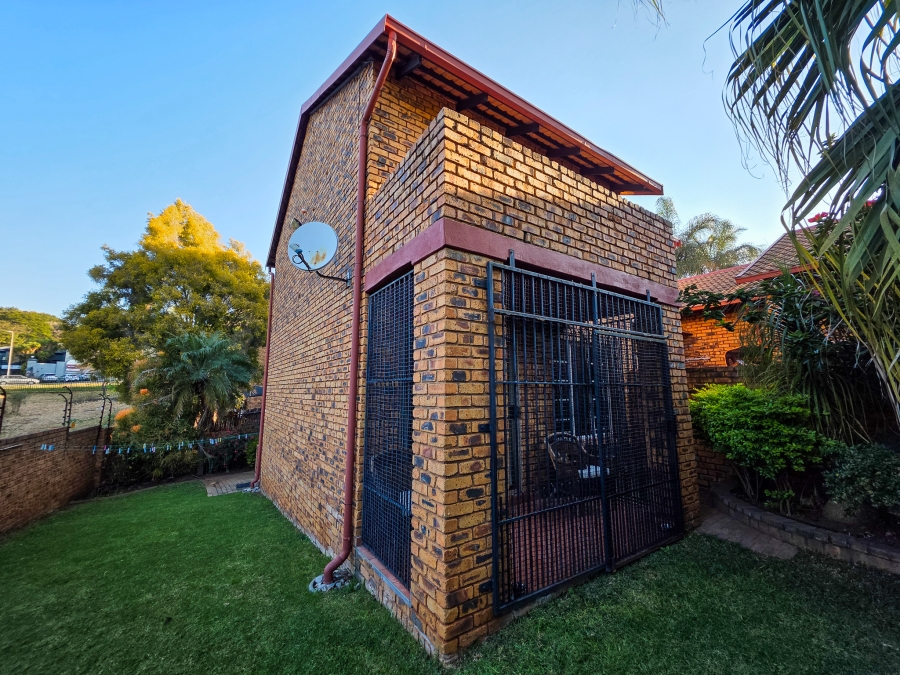 2 Bedroom Property for Sale in Moreleta Park Gauteng