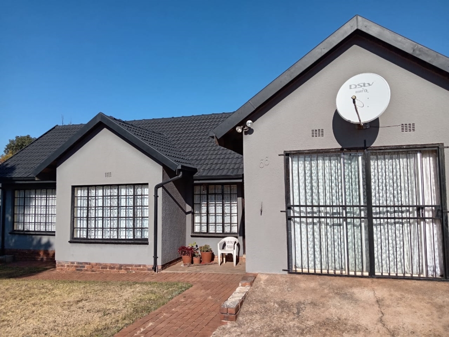 3 Bedroom Property for Sale in Witpoortjie Gauteng